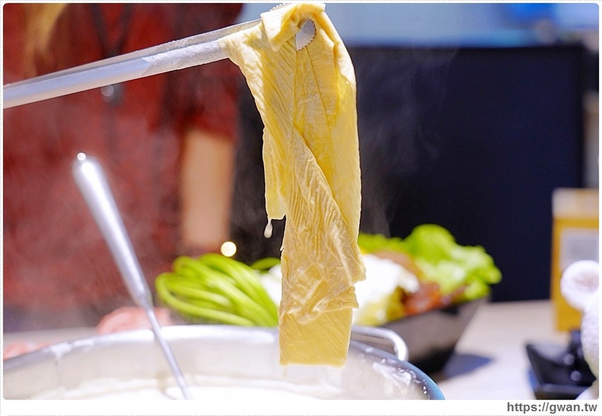 姓陳的在哪裡?愛食鍋請你吃肉肉啦!還有超萌芋泥小熊鍋,每天限量五隻喔~