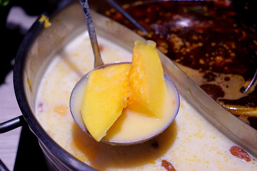 台中超萌小熊維尼鍋來囉，還有生日幾歲送幾隻蝦蝦，每天限五組！