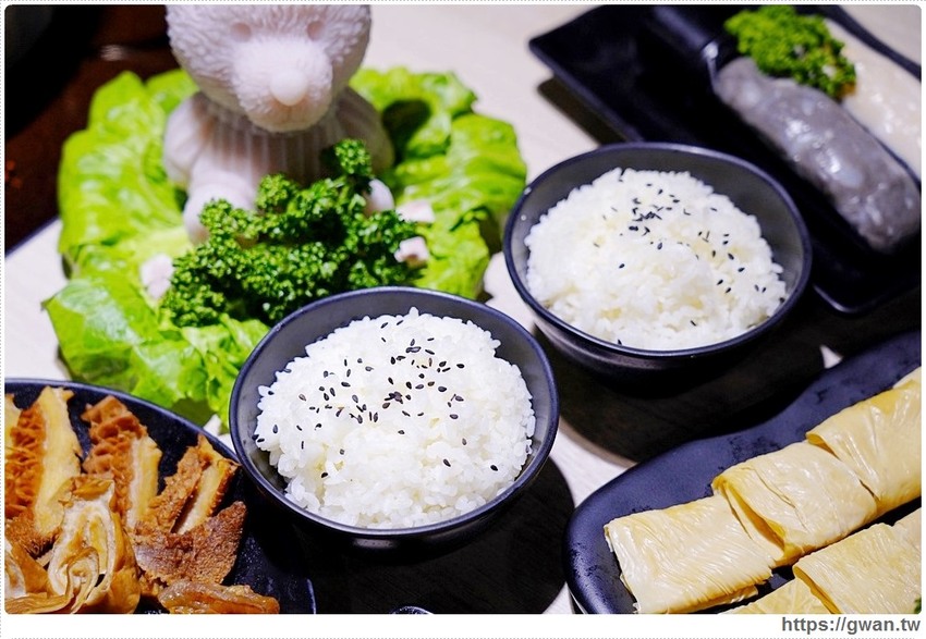 姓陳的在哪裡?愛食鍋請你吃肉肉啦!還有超萌芋泥小熊鍋,每天限量五隻喔~