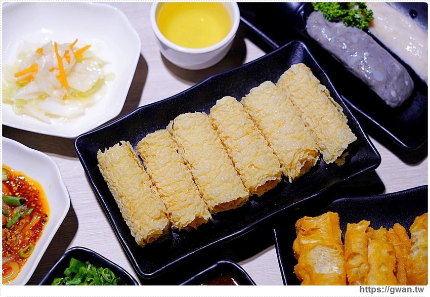 姓陳的在哪裡?愛食鍋請你吃肉肉啦!還有超萌芋泥小熊鍋,每天限量五隻喔~