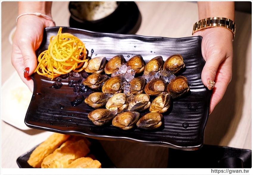 台中超萌小熊維尼鍋來囉，還有生日幾歲送幾隻蝦蝦，每天限五組！