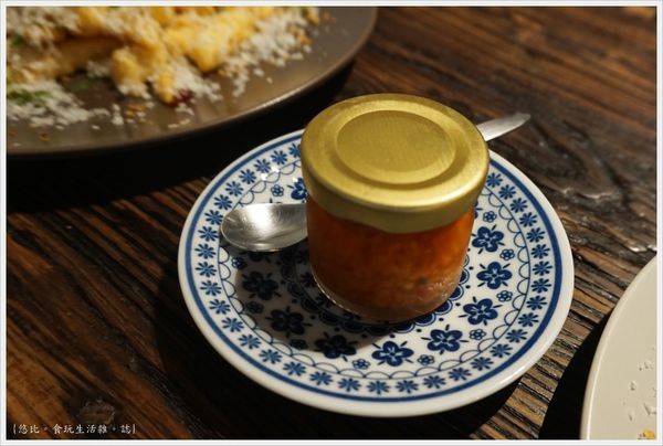 吃東西-22-店家特製辣油.JPG 吃東西-22-店家特製辣油.JPG