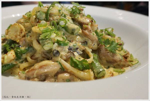 吃東西-24-鹹蛋黃奶油蕈菇雞肉麵.JPG 吃東西-24-鹹蛋黃奶油蕈菇雞肉麵.JPG