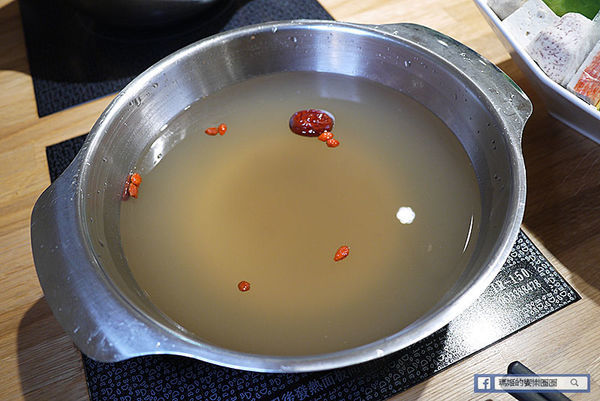 台北東區火鍋推薦【故意goodeat海鮮鍋物】現撈活體海鮮吃得過癮/東區平價火鍋