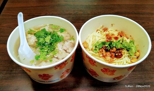 Squid soup & dry noodle , 「士林無店名魷魚羹」, Taipei , Taiwan, SJKen, Nov 28, 2020.