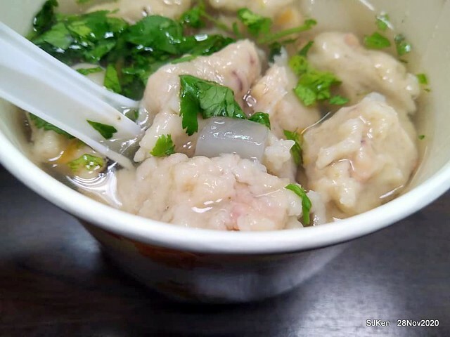 Squid soup & dry noodle , 「士林無店名魷魚羹」, Taipei , Taiwan, SJKen, Nov 28, 2020.