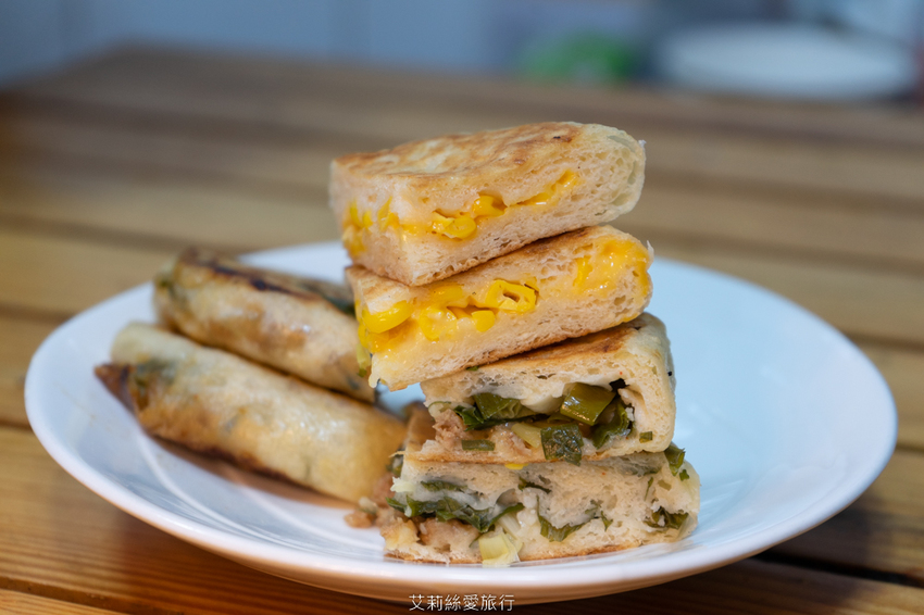 蘆洲三重美食》 荷媽 雪釀餅 全台獨創！純手工純米釀發酵餅皮 不是蛋餅也不是蔥油餅 - 艾莉絲愛旅行