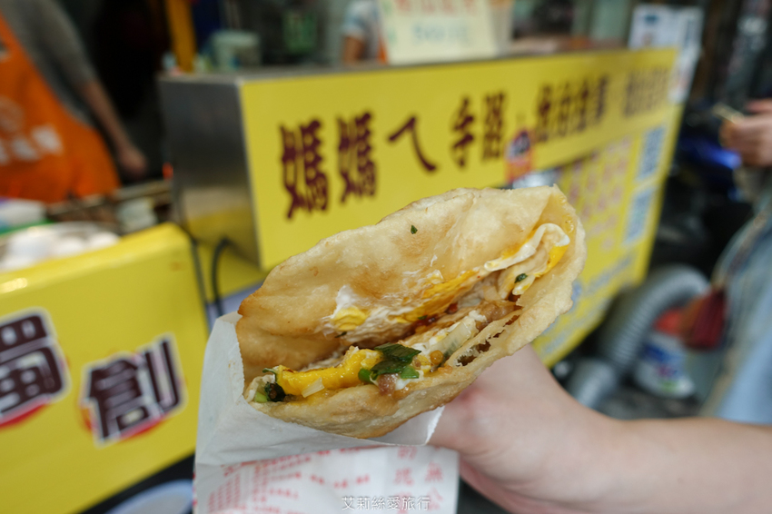 蘆洲三重美食》 荷媽 雪釀餅 全台獨創！純手工純米釀發酵餅皮 不是蛋餅也不是蔥油餅 - 艾莉絲愛旅行