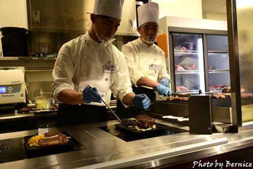 0609 Ikinari Steak05.jpg