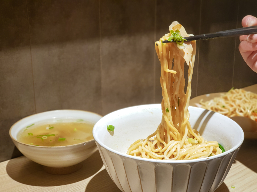 台北美食||小良絆涼麵專門店-復古帶點文青感受的清爽涼麵店||大同區、赤峰街美食