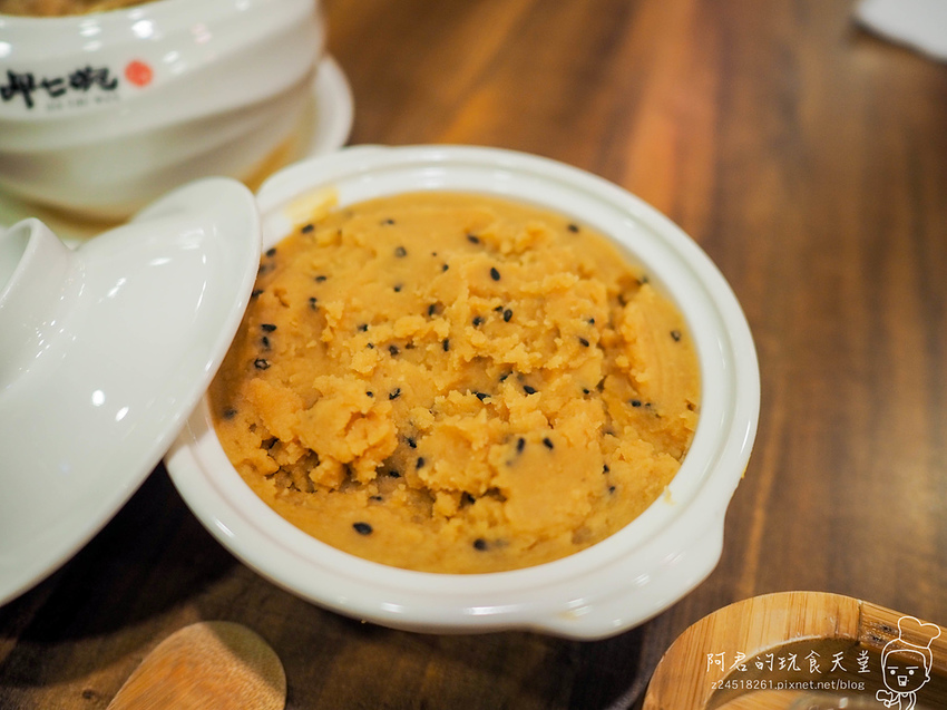 【台北】呷七碗永康店｜肉粽油飯米粉牛肉麵傳統小吃任君挑選｜捷運東門站、大安區美食