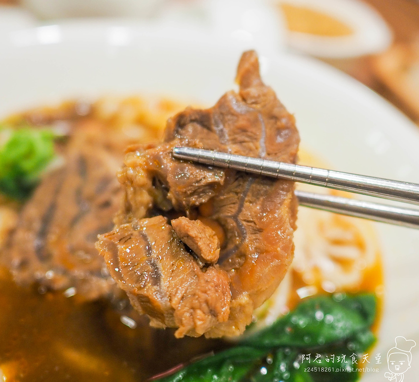 【台北】呷七碗永康店｜肉粽油飯米粉牛肉麵傳統小吃任君挑選｜捷運東門站、大安區美食