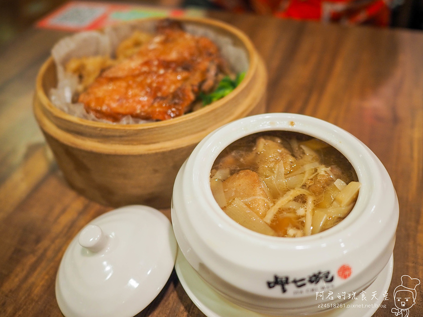【台北】呷七碗永康店｜肉粽油飯米粉牛肉麵傳統小吃任君挑選｜捷運東門站、大安區美食