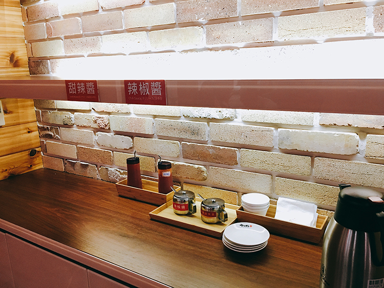 呷七碗,呷七碗永康店,永康街美食,東門站美食,我不是他媽媽,金雞母,Jingimoo,永康商圈美食懶人包,好公道的店,金雞園,永康街聚餐