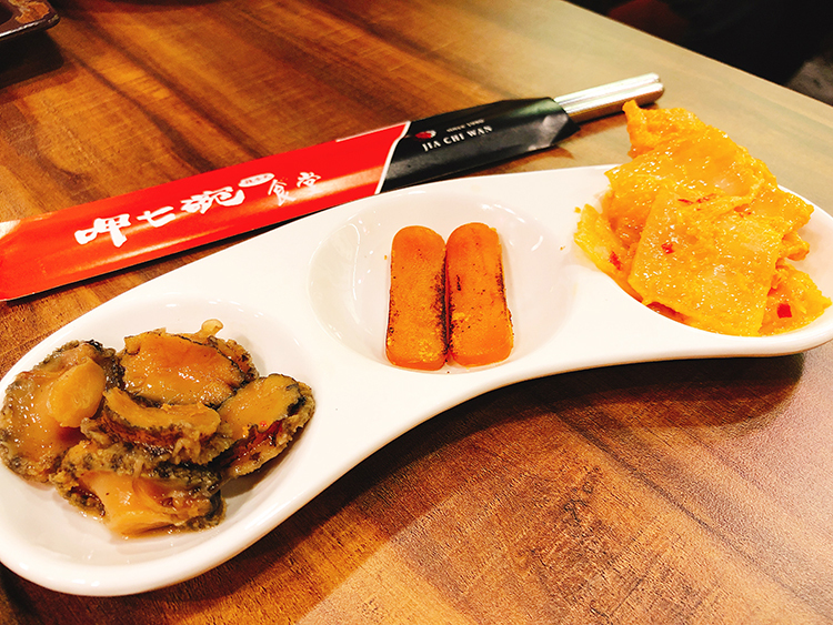 呷七碗,呷七碗永康店,永康街美食,度小月,鼎泰豐,好吃油飯,好吃佛跳牆,捷運東門站美食,永康商圈美食,捷運東門站,東門站美食,我不是他媽媽