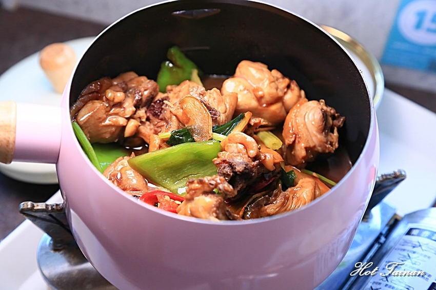 是網美都要來！店內店外都好拍的複合式餐飲店：樂咖壹店 - 熱血玩台南。跳躍新世界