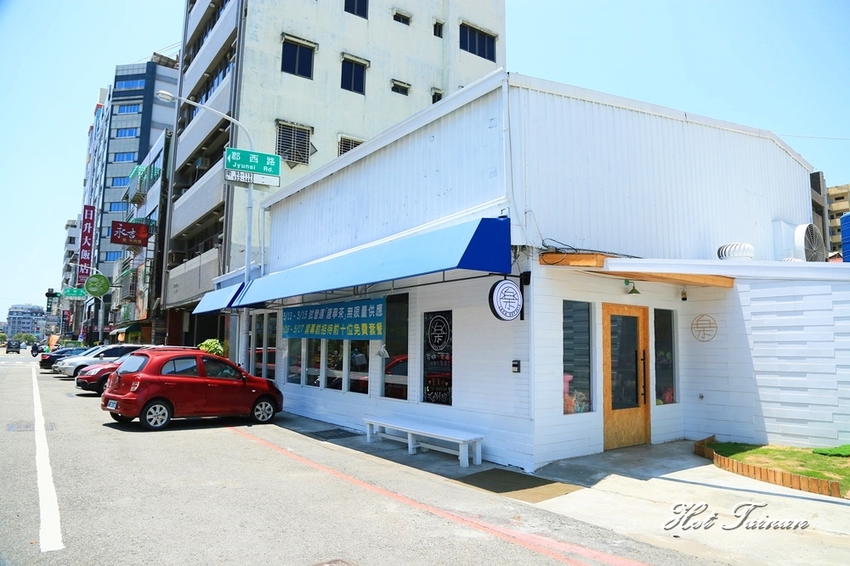 是網美都要來！店內店外都好拍的複合式餐飲店：樂咖壹店 - 熱血玩台南。跳躍新世界