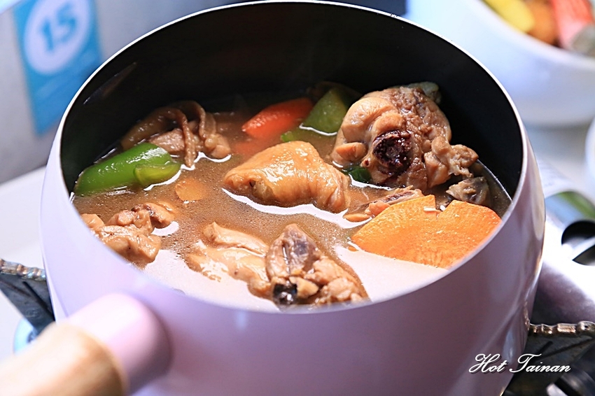 是網美都要來！店內店外都好拍的複合式餐飲店：樂咖壹店 - 熱血玩台南。跳躍新世界