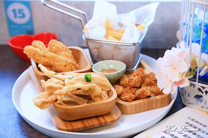 是網美都要來！店內店外都好拍的複合式餐飲店：樂咖壹店 - 熱血玩台南。跳躍新世界