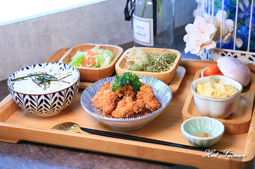是網美都要來！店內店外都好拍的複合式餐飲店：樂咖壹店 - 熱血玩台南。跳躍新世界