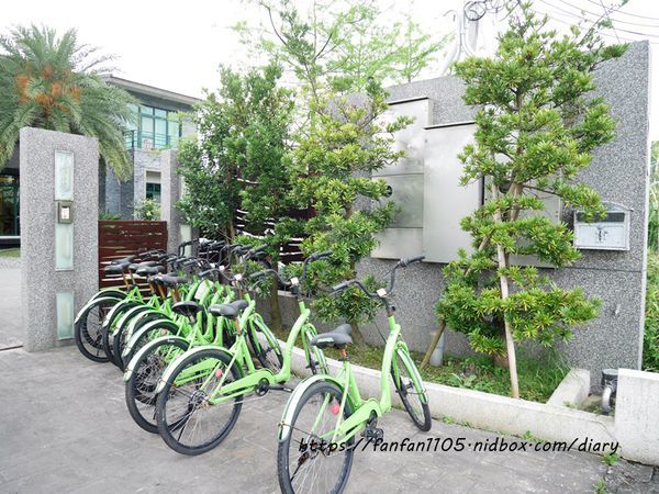 宜蘭住宿【傳藝渡假會館】 #田園間湖畔VILLA #沙坑 #划小船 #餵魚 #一泊二食 #親子住宿 的好去處 (23).JPG