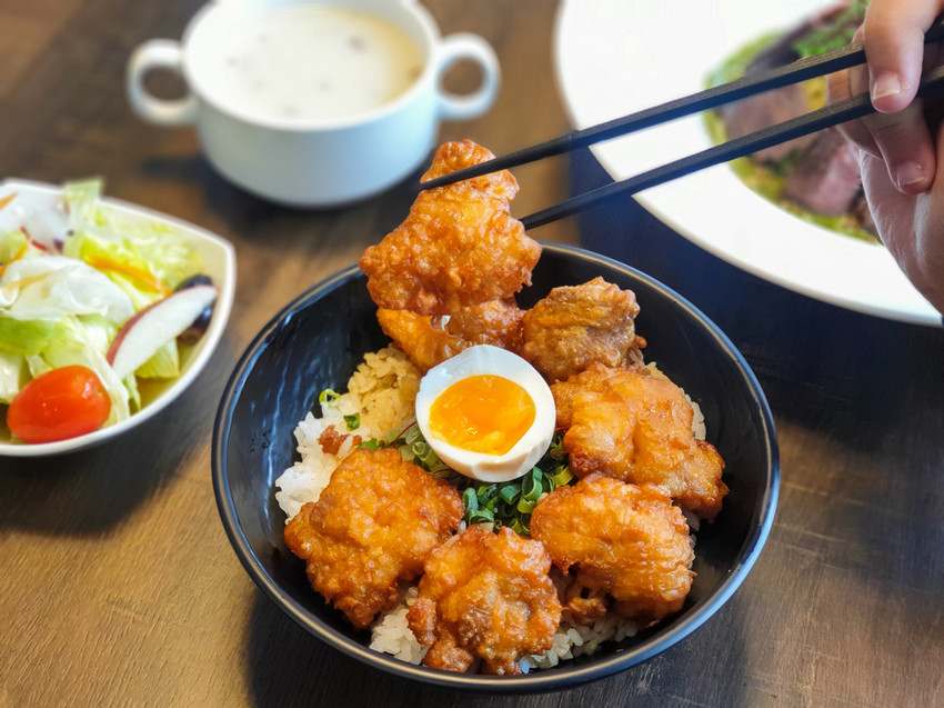 高雄美食||半子-兩百元內就能吃到牛肉義大利麵，份量大又平價的學區美食 ||三民區、平價美食、高應大美食