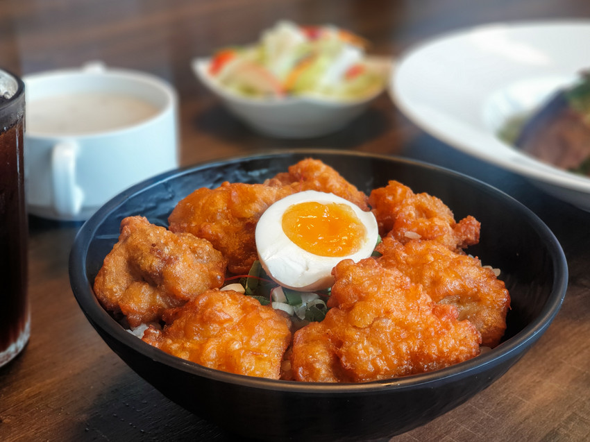 高雄美食||半子-兩百元內就能吃到牛肉義大利麵，份量大又平價的學區美食 ||三民區、平價美食、高應大美食