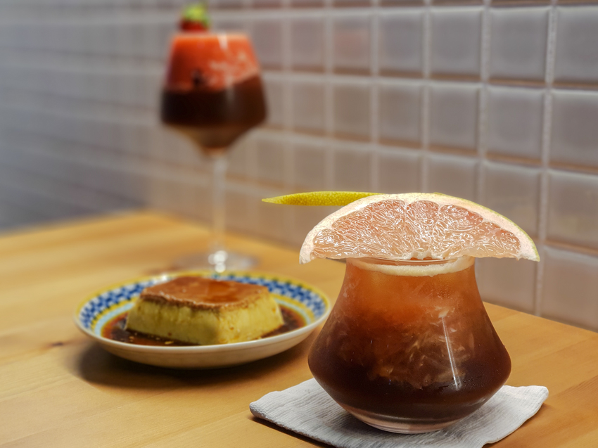 高雄美食||私心珈啡-今天來喝咖啡特調，新鮮水果香氣讓你不像在喝咖啡 ||左營區、咖啡廳