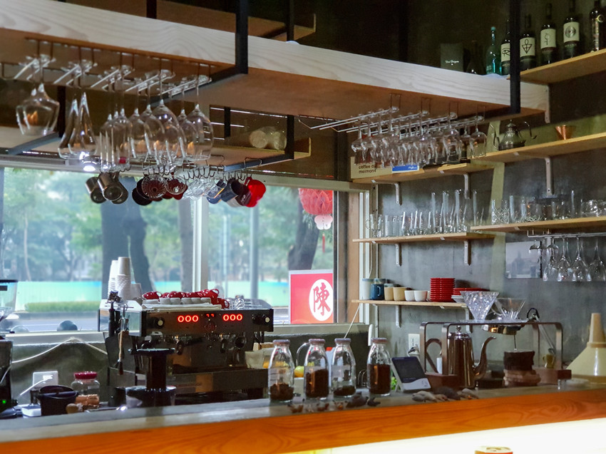 高雄美食||私心珈啡-今天來喝咖啡特調，新鮮水果香氣讓你不像在喝咖啡 ||左營區、咖啡廳