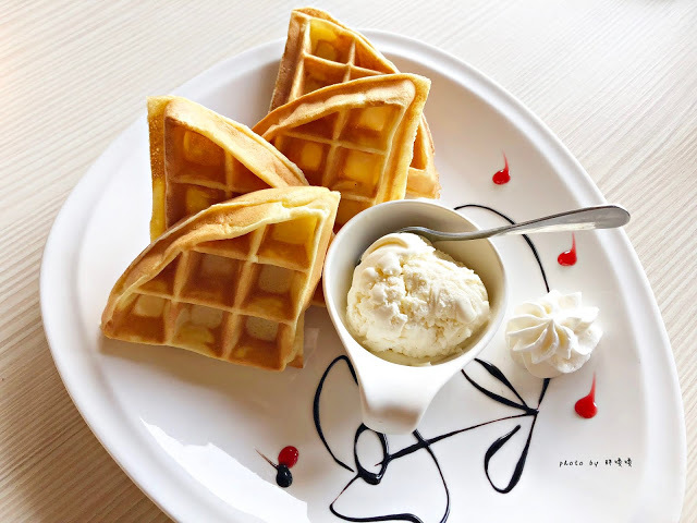 【台中 大雅】手感職人烘焙工廠/精品咖啡零售批發💚💚💚田野間的特色咖啡館,咖啡好喝,氣氛悠閒舒適,老闆更是熱愛單車,來這裡喝咖啡、聊單車,舒服到捨不得離開😊