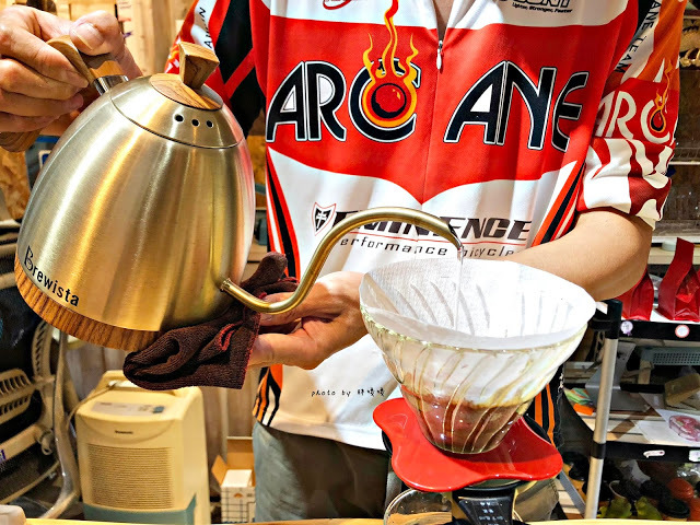 【台中 大雅】手感職人烘焙工廠/精品咖啡零售批發💚💚💚田野間的特色咖啡館,咖啡好喝,氣氛悠閒舒適,老闆更是熱愛單車,來這裡喝咖啡、聊單車,舒服到捨不得離開😊