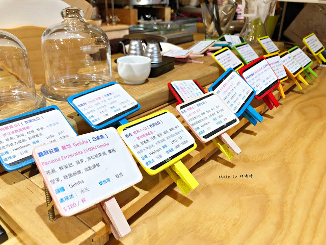 【台中 大雅】手感職人烘焙工廠/精品咖啡零售批發💚💚💚田野間的特色咖啡館,咖啡好喝,氣氛悠閒舒適,老闆更是熱愛單車,來這裡喝咖啡、聊單車,舒服到捨不得離開😊