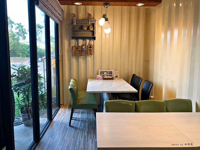 【台中 大雅】手感職人烘焙工廠/精品咖啡零售批發💚💚💚田野間的特色咖啡館,咖啡好喝,氣氛悠閒舒適,老闆更是熱愛單車,來這裡喝咖啡、聊單車,舒服到捨不得離開😊