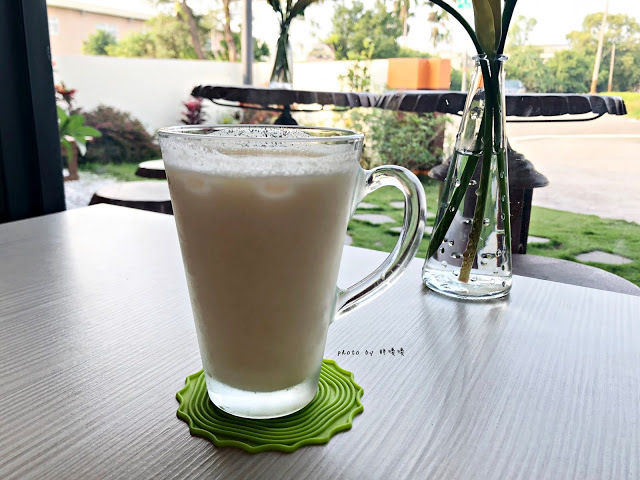 【台中 大雅】手感職人烘焙工廠/精品咖啡零售批發💚💚💚田野間的特色咖啡館,咖啡好喝,氣氛悠閒舒適,老闆更是熱愛單車,來這裡喝咖啡、聊單車,舒服到捨不得離開😊