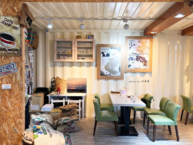 【台中 大雅】手感職人烘焙工廠/精品咖啡零售批發💚💚💚田野間的特色咖啡館,咖啡好喝,氣氛悠閒舒適,老闆更是熱愛單車,來這裡喝咖啡、聊單車,舒服到捨不得離開😊