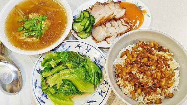 【新店美食】正宗圓環魯肉飯|簡簡單單好吃又美味的古早味魯肉飯