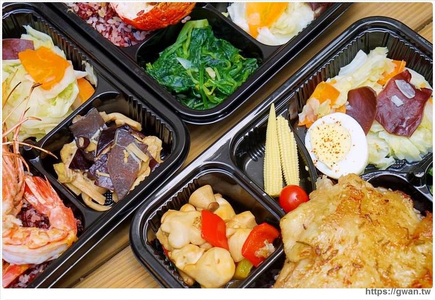 台中超蝦便當店,龍蝦、天使蝦通通擺上桌!!還有浮誇比臉大雞腿~