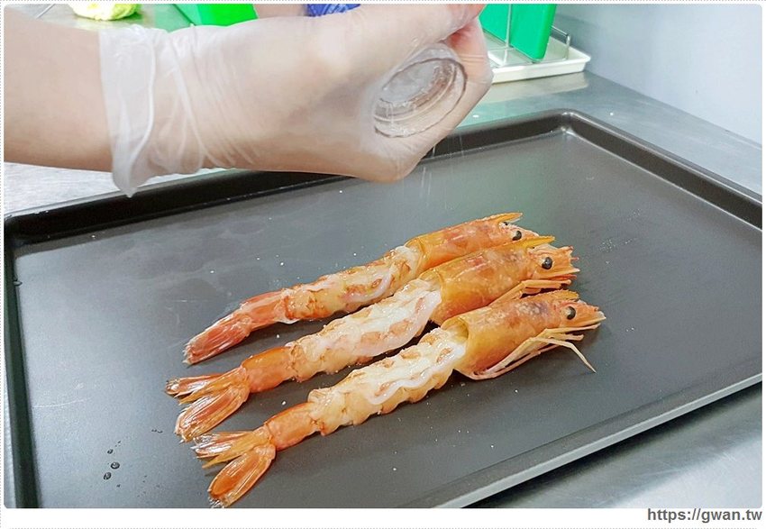台中超蝦便當店,龍蝦、天使蝦通通擺上桌!!還有浮誇比臉大雞腿~