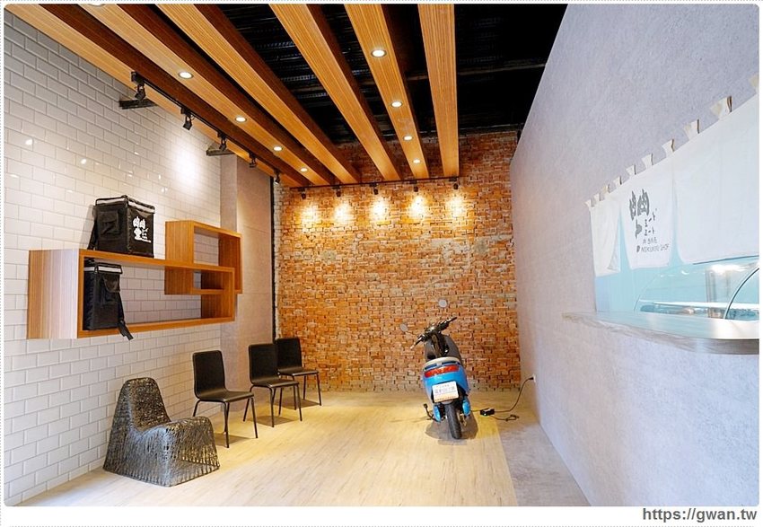 台中超蝦便當店,龍蝦、天使蝦通通擺上桌!!還有浮誇比臉大雞腿~