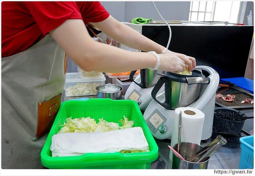 台中超蝦便當店,龍蝦、天使蝦通通擺上桌!!還有浮誇比臉大雞腿~