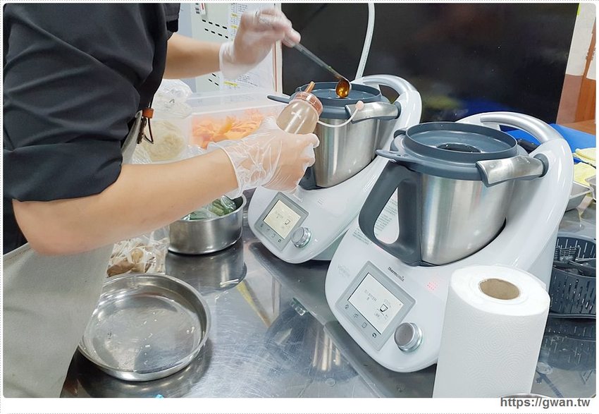 台中超蝦便當店,龍蝦、天使蝦通通擺上桌!!還有浮誇比臉大雞腿~