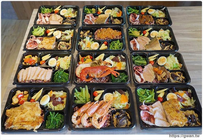 台中超蝦便當店,龍蝦、天使蝦通通擺上桌!!還有浮誇比臉大雞腿~