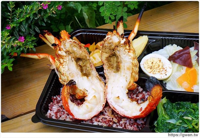 台中超蝦便當店,龍蝦、天使蝦通通擺上桌!!還有浮誇比臉大雞腿~