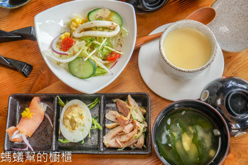 台中大里海饕丼飯專賣店 | 炙燒比目魚鮨邊嫩牛丼、極上海饕丼，滿意又平價丼飯，台中日本料理推薦。 - 螞蟻幫的櫥櫃