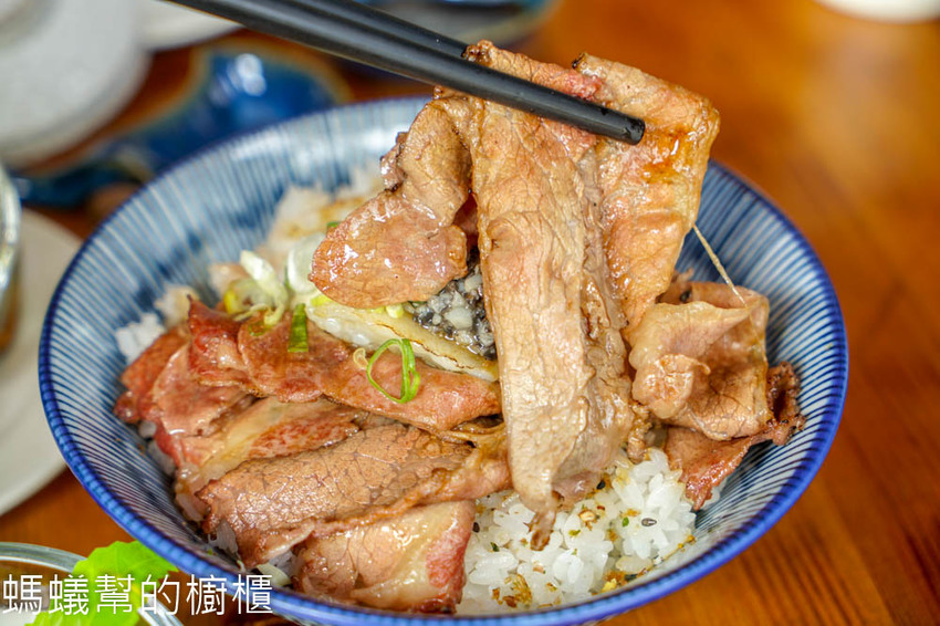台中大里海饕丼飯專賣店 | 炙燒比目魚鮨邊嫩牛丼、極上海饕丼，滿意又平價丼飯，台中日本料理推薦。 - 螞蟻幫的櫥櫃