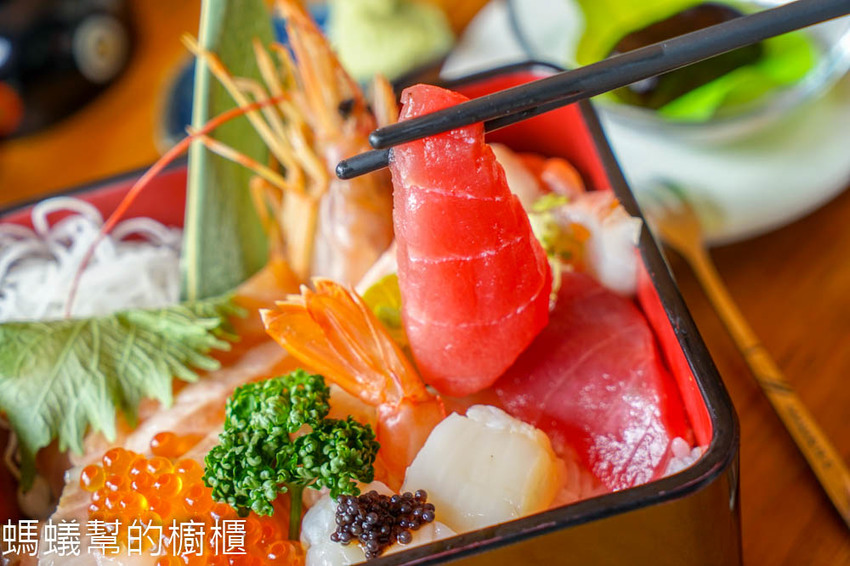 台中大里海饕丼飯專賣店 | 炙燒比目魚鮨邊嫩牛丼、極上海饕丼，滿意又平價丼飯，台中日本料理推薦。 - 螞蟻幫的櫥櫃