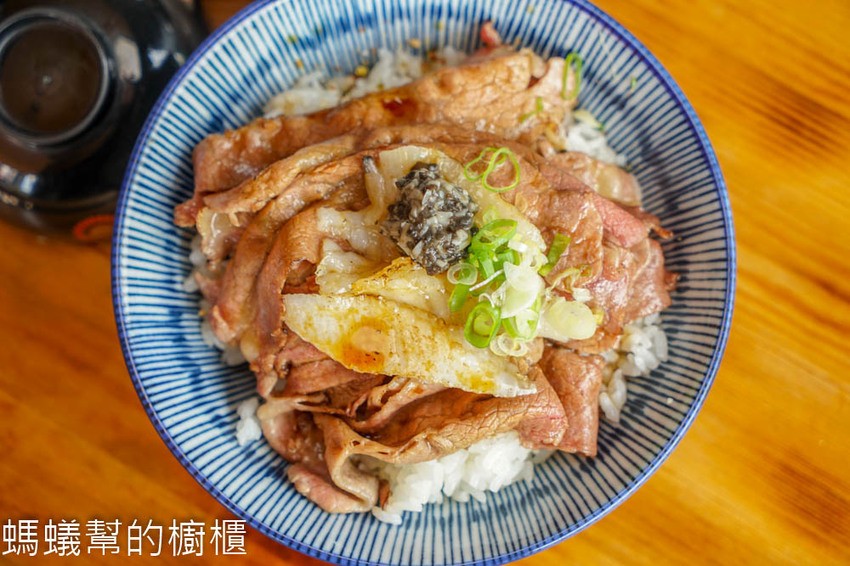 台中大里海饕丼飯專賣店 | 炙燒比目魚鮨邊嫩牛丼、極上海饕丼，滿意又平價丼飯，台中日本料理推薦。 - 螞蟻幫的櫥櫃