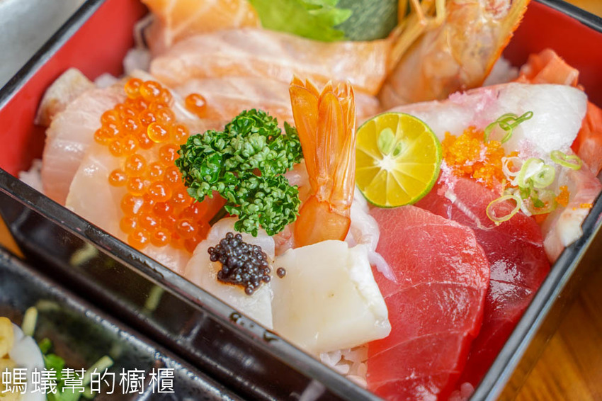 台中大里海饕丼飯專賣店 | 炙燒比目魚鮨邊嫩牛丼、極上海饕丼，滿意又平價丼飯，台中日本料理推薦。 - 螞蟻幫的櫥櫃