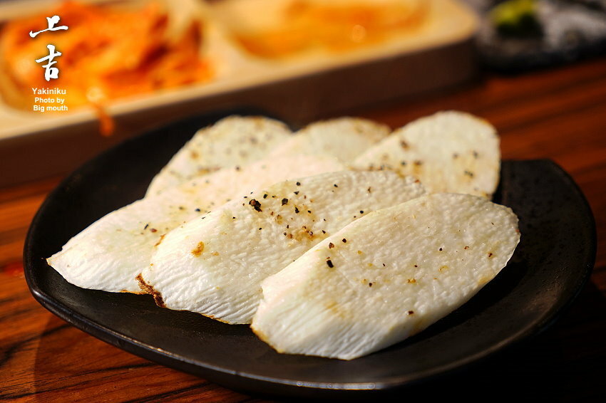 【台北美食】上吉燒肉.頂級牛肉盛合+專人代烤,大口吃和牛超滿足!