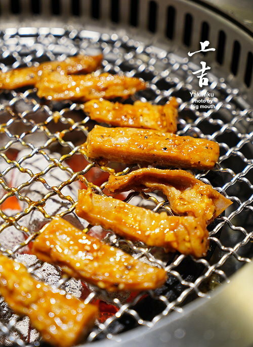 【台北美食】上吉燒肉.頂級牛肉盛合+專人代烤,大口吃和牛超滿足!